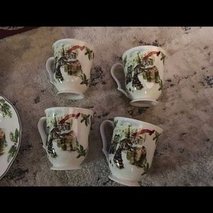 SET OF 4 WINTER GARLAND MUGS CHARTER CLUB